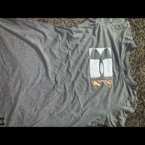 Grey women’s XL Under Armour Tshirt